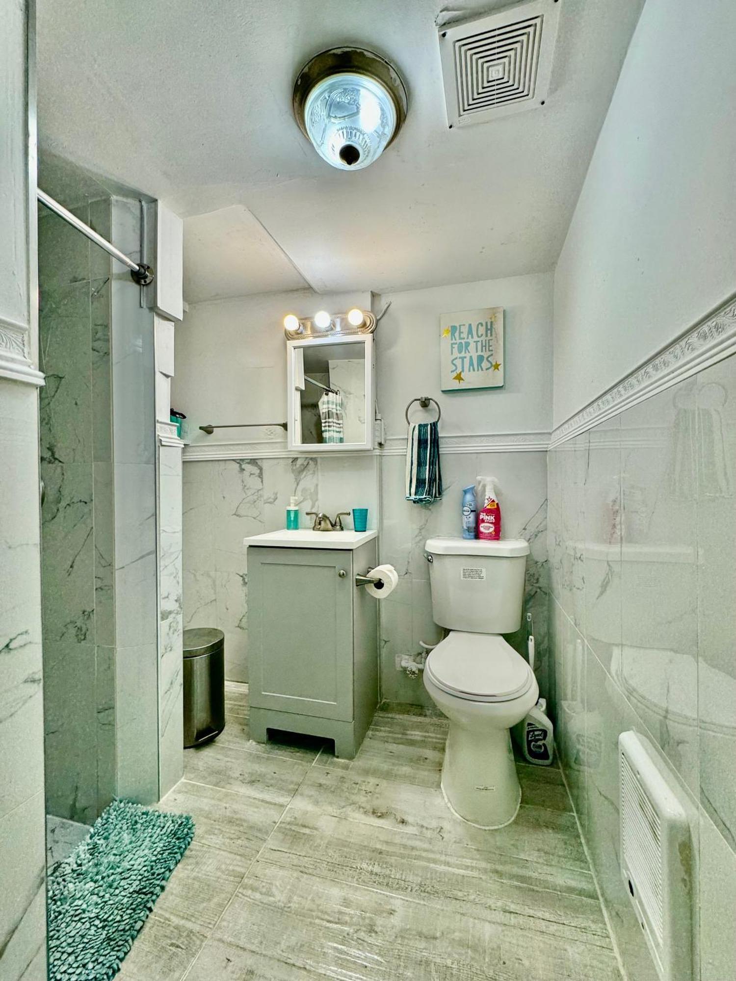 Private Tiny Room On The 1St Floor With Shared Bathroom Near Airport And Downtown Seattte Seattle Exterior foto